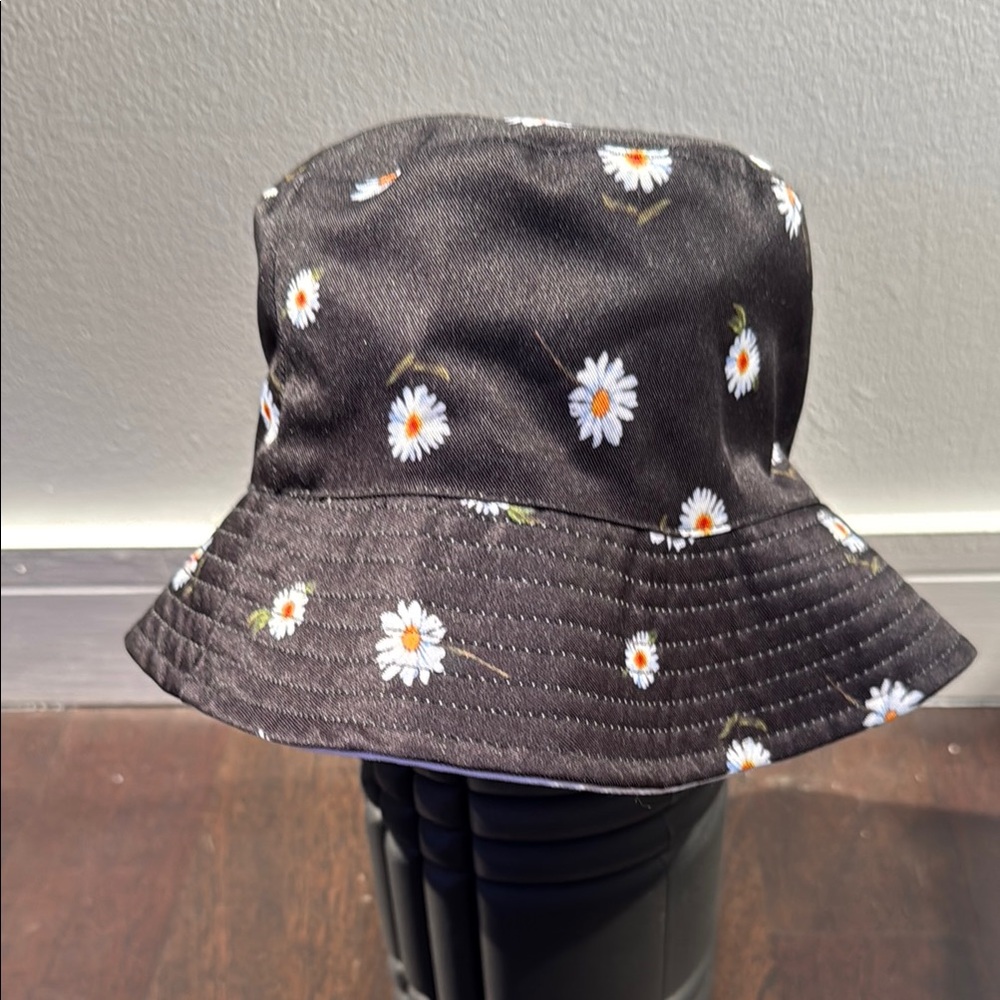 Alice + Olivia Black and White Bucket Hat with Daisy Print